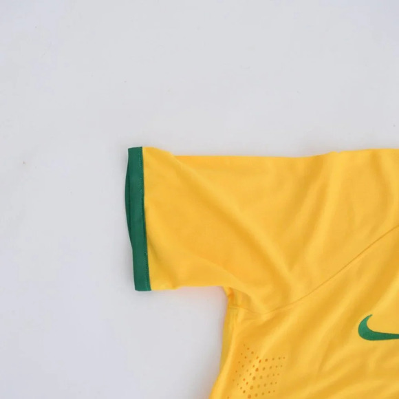 Nike Authentic Sn# 000167113 Brazil National Team 14" World Cup #11 Oscar Jersey - Picture 10 of 12